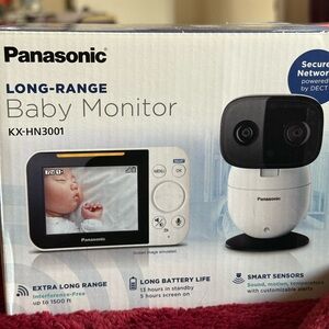 Panasonic Long-Range Baby Monitor with Screen new in the box
